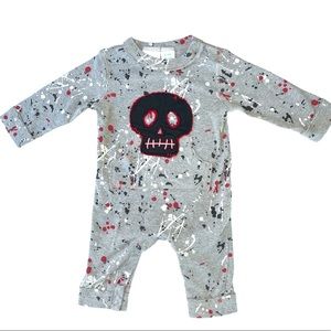 AMY COE Gray Paint Splatter Skull One Piece Baby Onesie 6-9 Months